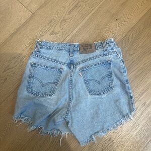 Vintage light wash high waisted Levi’s shorts